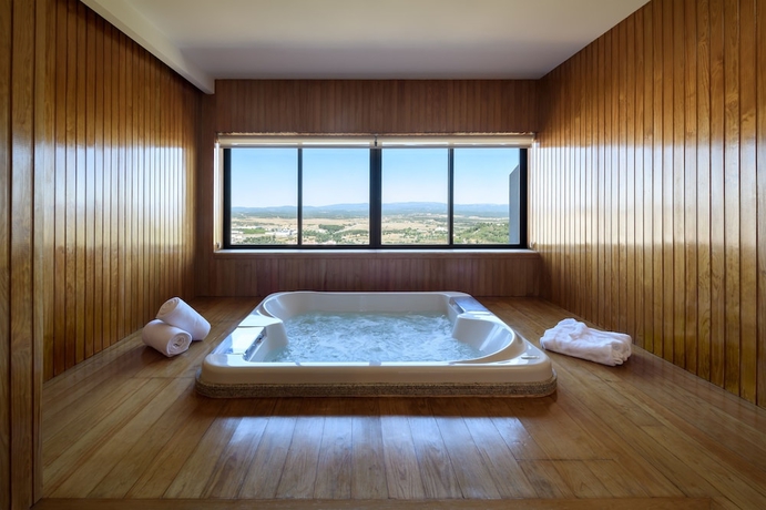 Imagen de la habitación del Hotel Melia Castelo Branco. Foto 11