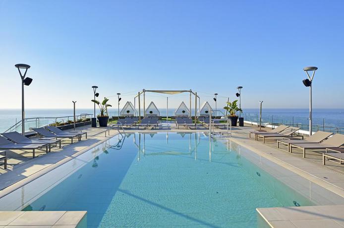 Imagen de la piscina del Hotel Melia Costa del Sol. Foto 34