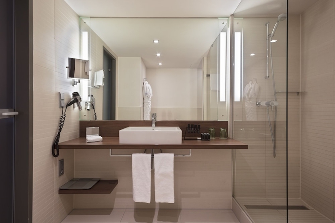Imagen de la habitación del Hotel Melia Düsseldorf. Foto 12