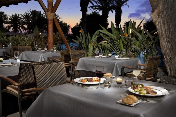 Imagen del bar/restaurante del Hotel Melia Fuerteventura. Foto 1