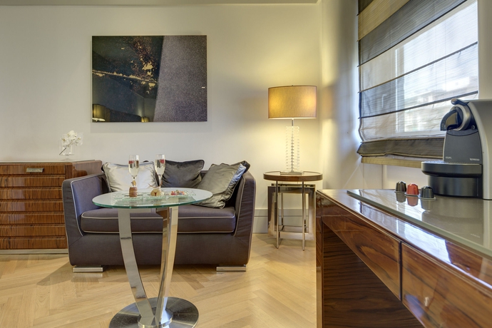 Imagen de los interiores del Hotel Melia Genova. Foto 13