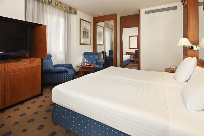 Imagen de la habitación del Hotel Melia Granada. Foto 7