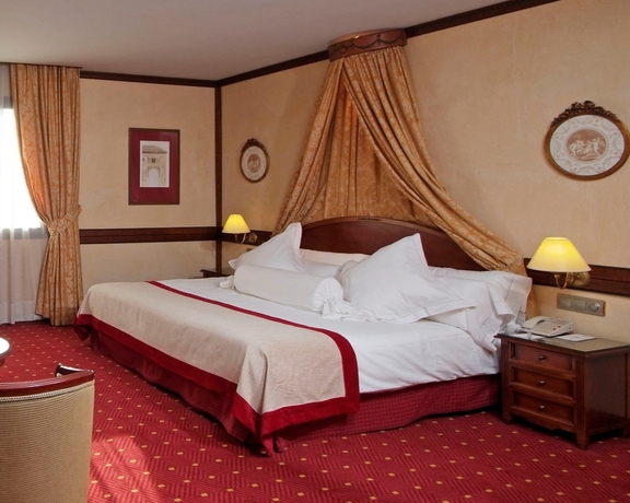 Imagen de la habitación del Hotel Melia Granada. Foto 13