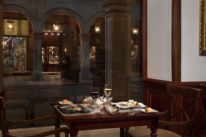 Imagen del bar/restaurante del Hotel Melia Granada. Foto 4