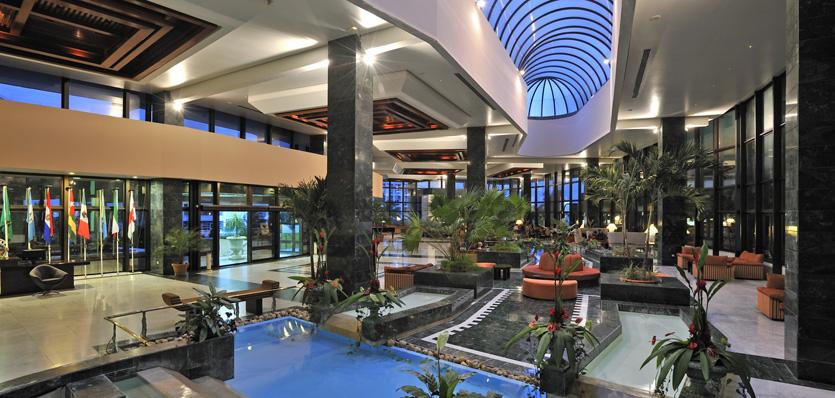 Imagen de los interiores del Hotel Melia Habana. Foto 12