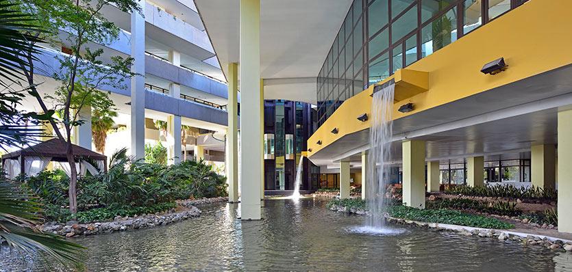 Imagen de los interiores del Hotel Melia Habana. Foto 13