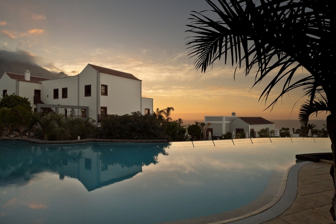 Imagen de los exteriores del Hotel Melia Hacienda del Conde. Foto 14