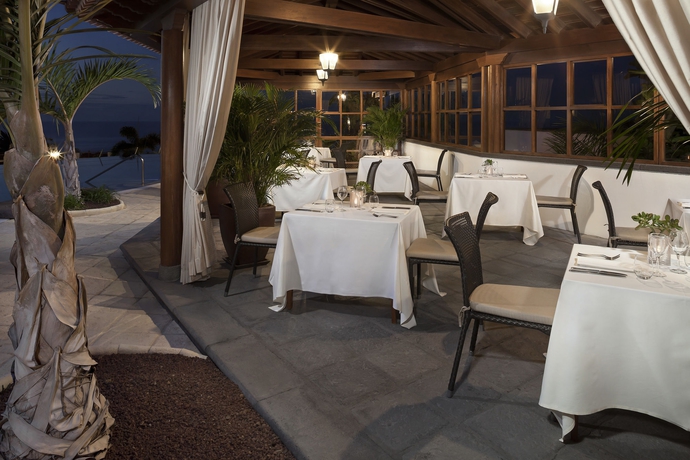 Imagen del bar/restaurante del Hotel Melia Hacienda del Conde. Foto 6