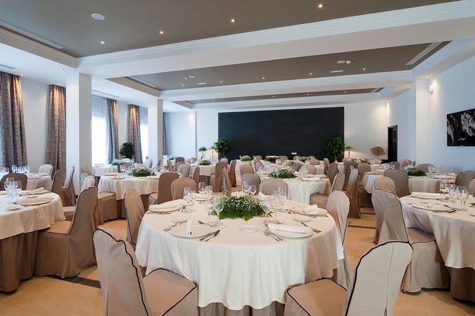 Imagen de los interiores del Hotel Melia Hacienda del Conde. Foto 16