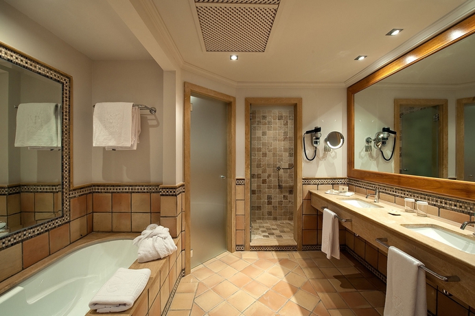 Imagen de la habitación del Hotel Melia Hacienda del Conde. Foto 12