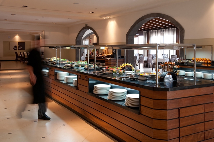 Imagen del bar/restaurante del Hotel Melia Hacienda del Conde. Foto 8