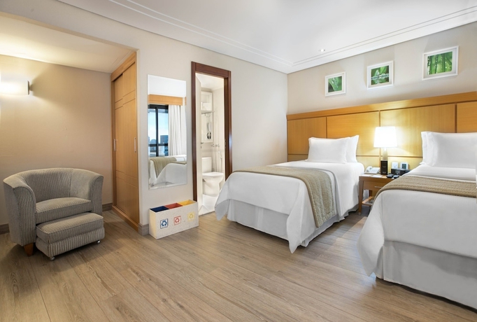 Imagen de la habitación del Hotel Melia Jardim Europa. Foto 9