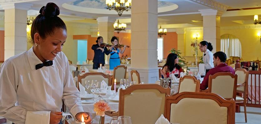 Imagen del bar/restaurante del Hotel Melia Las Dunas. Foto 6