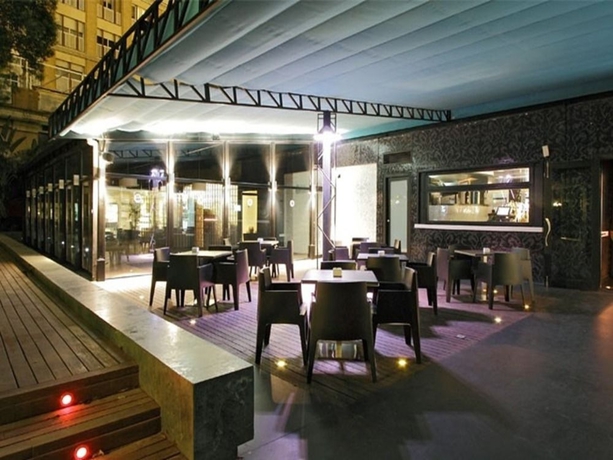 Imagen de los exteriores del Hotel Melia Lebreros. Foto 9