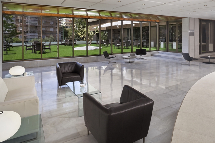 Imagen de los interiores del Hotel Melia Lebreros. Foto 12