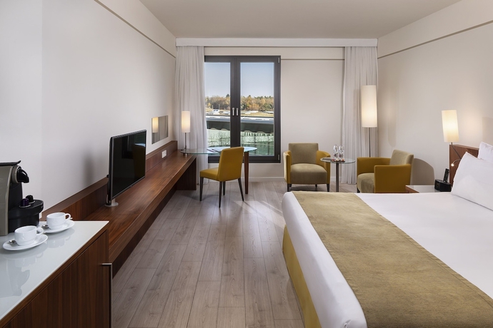 Imagen de la habitación del Hotel Melia Luxembourg. Foto 11