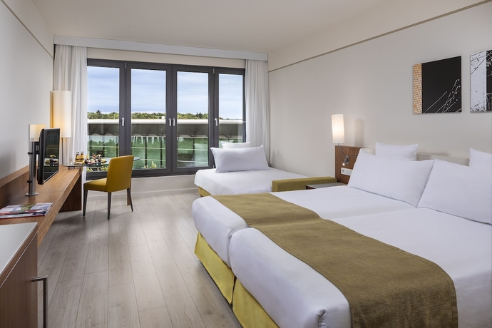 Imagen de la habitación del Hotel Melia Luxembourg. Foto 12