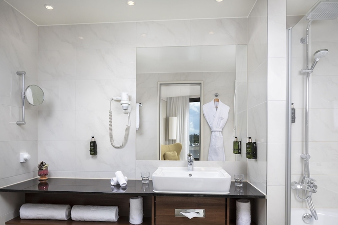 Imagen de la habitación del Hotel Melia Luxembourg. Foto 15