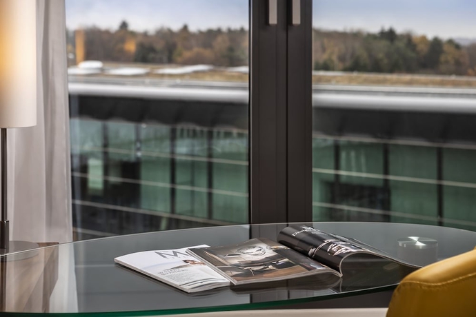 Imagen de la habitación del Hotel Melia Luxembourg. Foto 16