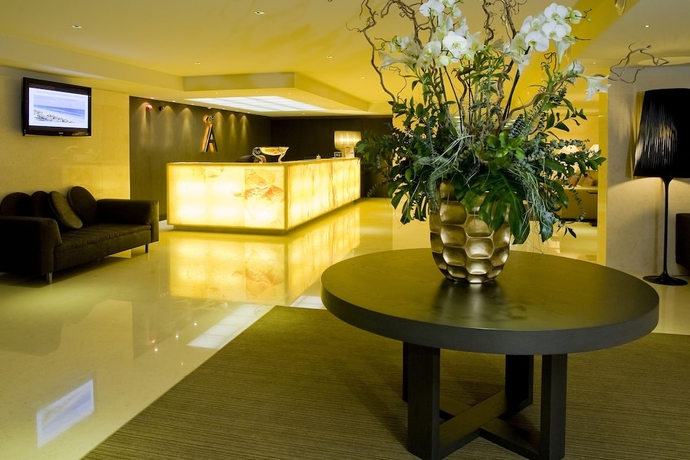 Imagen de los interiores del Hotel Melia Madeira Mare. Foto 19