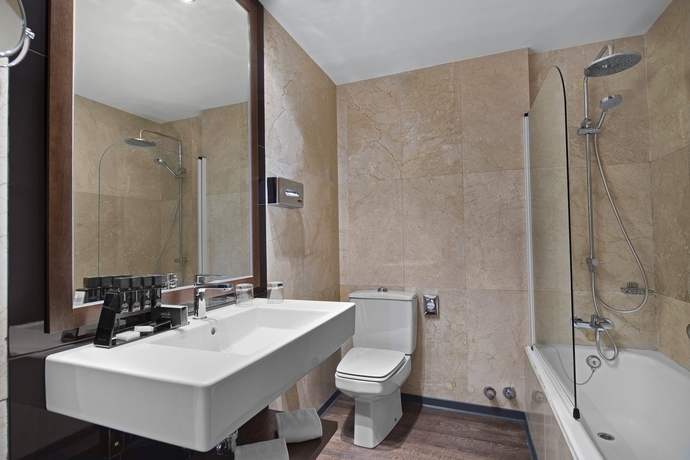 Imagen de la habitación del Hotel Melia Madrid Serrano. Foto 12