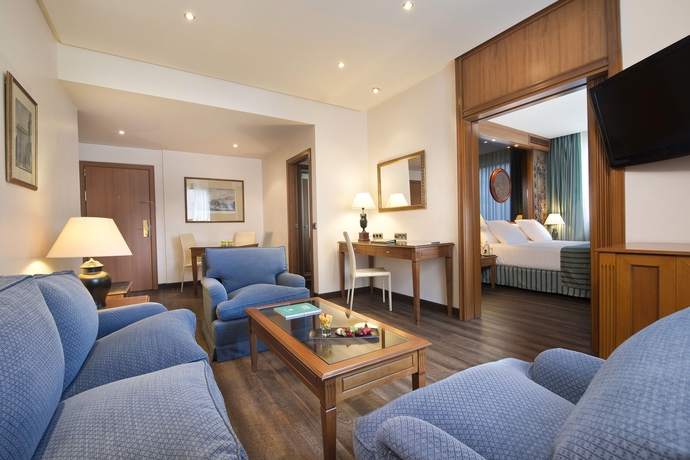Imagen de la habitación del Hotel Melia Madrid Serrano. Foto 16
