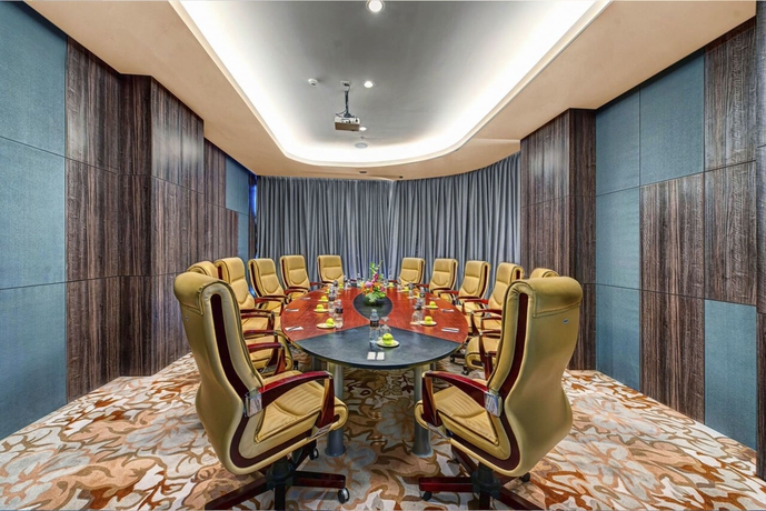 Imagen de los interiores del Hotel Melia Makassar. Foto 17