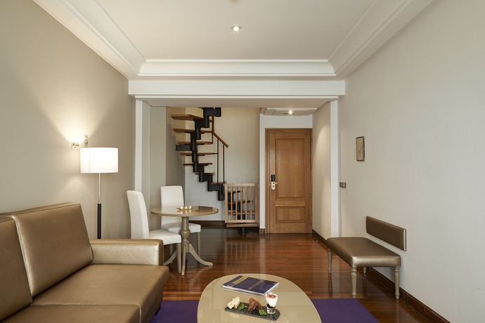 Imagen de la habitación del Hotel Melia Maria Pita. Foto 6