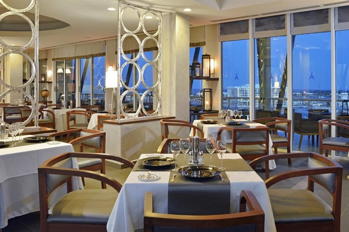 Imagen del bar/restaurante del Hotel Melia Marina Varadero. Foto 3