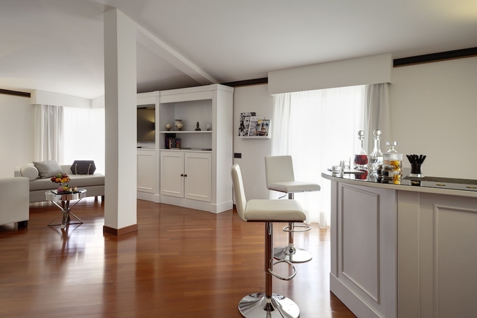 Imagen de la habitación del Hotel Melia Milano. Foto 9