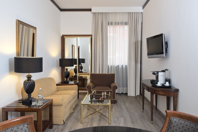 Imagen de la habitación del Hotel Melia Milano. Foto 17