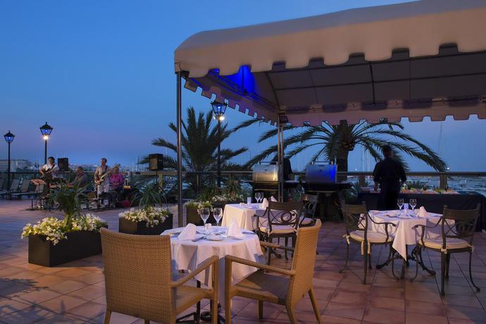 Imagen de los exteriores del Hotel Melia Palma Marina. Foto 9