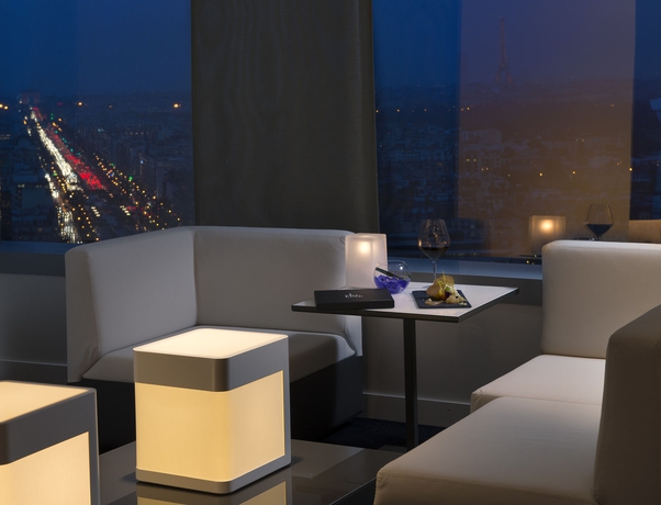 Imagen del bar/restaurante del Hotel Melia Paris La Defense. Foto 3