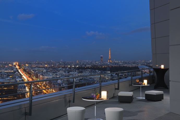 Imagen del bar/restaurante del Hotel Melia Paris La Defense. Foto 5