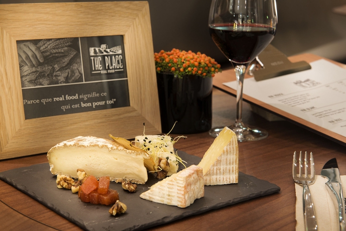 Imagen del bar/restaurante del Hotel Melia Paris La Defense. Foto 7