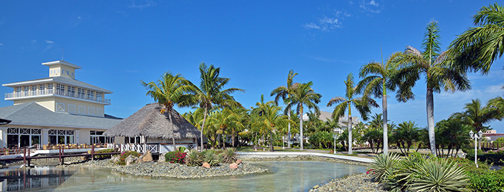 Imagen de los exteriores del Hotel Melia Peninsula Varadero. Foto 9