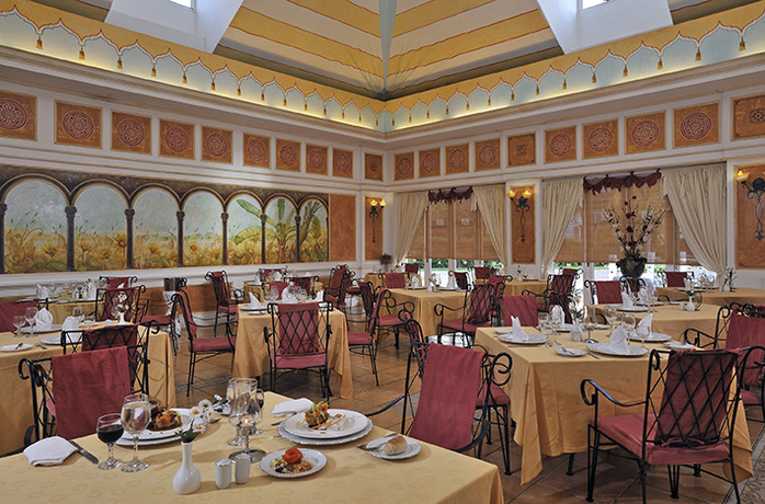 Imagen del bar/restaurante del Hotel Melia Peninsula Varadero. Foto 4