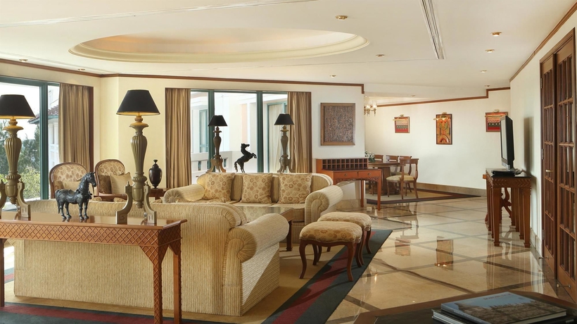 Imagen de la habitación del Hotel Melia Purosani Yogyakarta. Foto 8