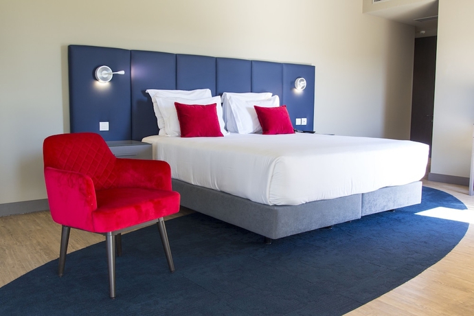 Imagen de la habitación del Hotel Melia Setubal. Foto 8
