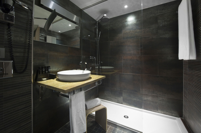 Imagen de la habitación del Hotel Melia Sevilla. Foto 4