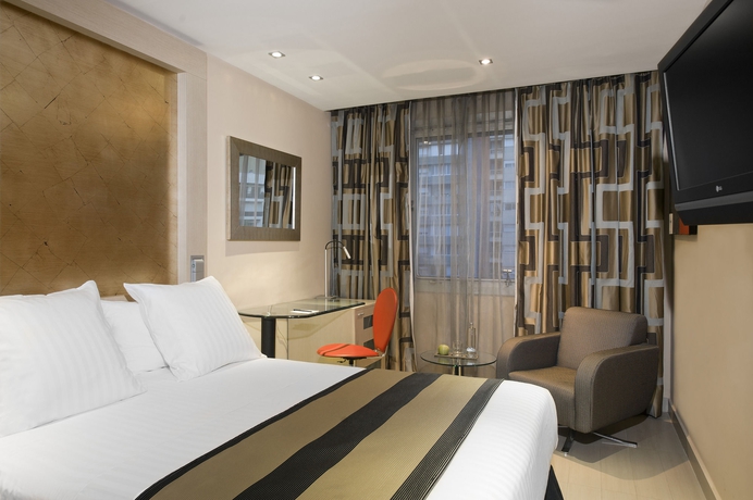 Imagen de la habitación del Hotel Melia Sevilla. Foto 7