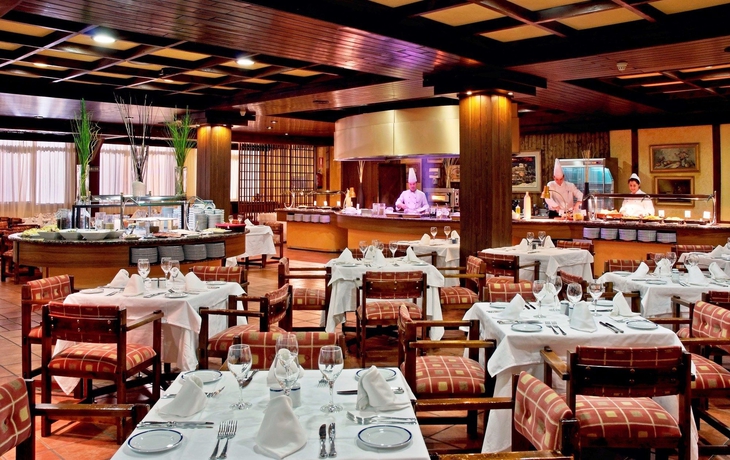 Imagen del bar/restaurante del Hotel Melia Sierra Nevada. Foto 3