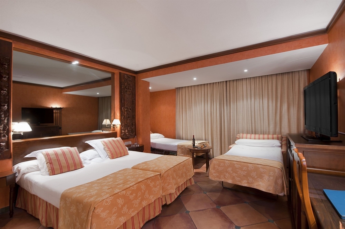 Imagen de la habitación del Hotel Melia Sol Y Nieve. Foto 5