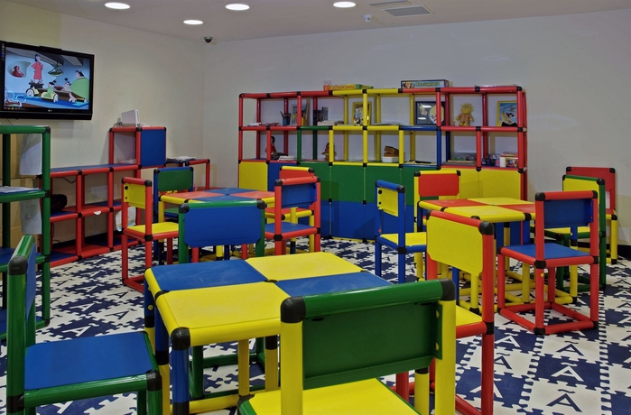 Imagen de los interiores del Hotel Melia Sol Y Nieve. Foto 14