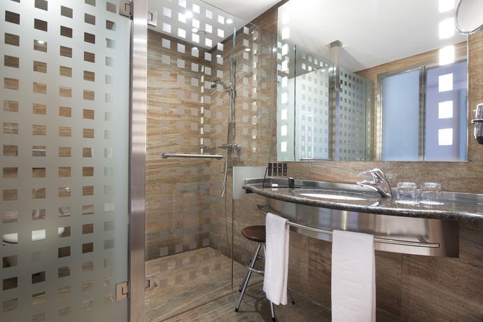 Imagen de la habitación del Hotel Melia Valencia. Foto 5