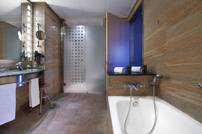 Imagen de la habitación del Hotel Melia Valencia. Foto 6