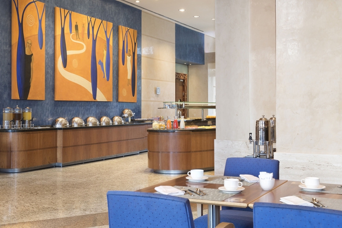 Imagen del bar/restaurante del Hotel Melia Valencia. Foto 2