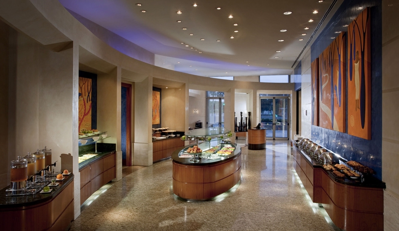 Imagen del bar/restaurante del Hotel Melia Valencia. Foto 3