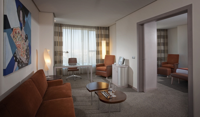 Imagen de la habitación del Hotel Melia Valencia. Foto 7