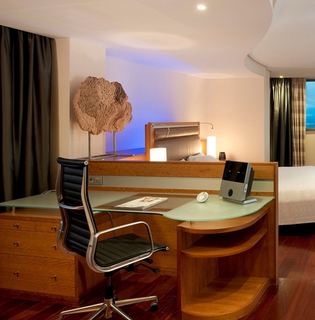 Imagen de la habitación del Hotel Melia Valencia. Foto 11